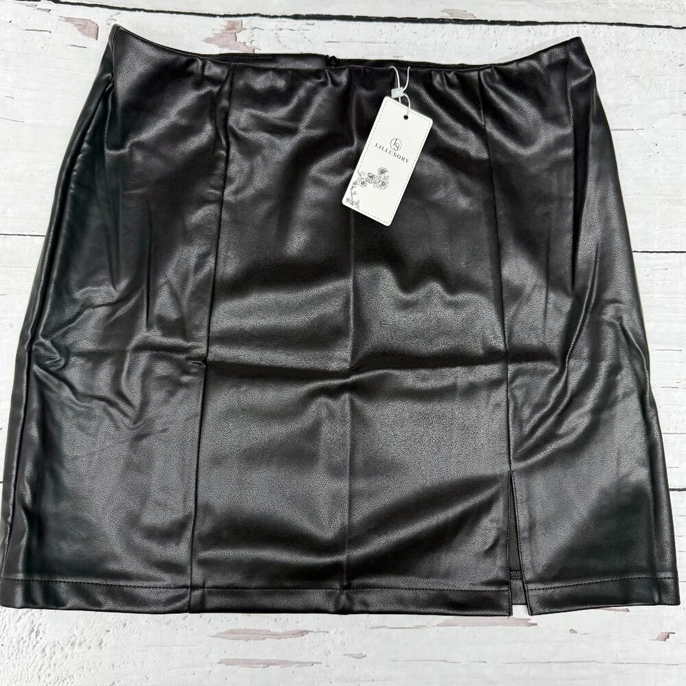 Lillusory Black Faux Leather Mini Skirt NWT Size XL‎